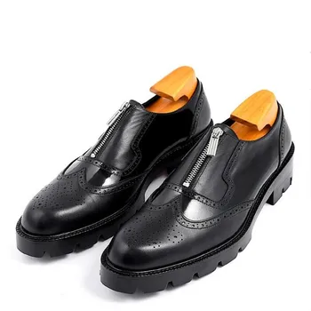 Мъжки обувки изработени ръчно от телешка кожа на дебелите обувки, мъжки обувки с перфорации тип 